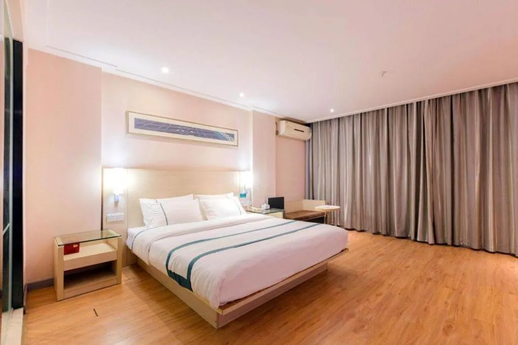 Bed in City Comfort Inn Guigang Tangren Street