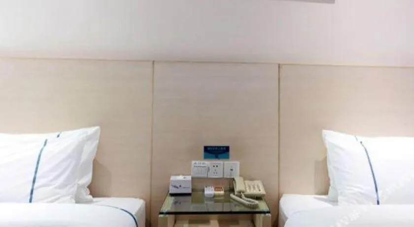 Bed in City Comfort Inn Guigang Tangren Street