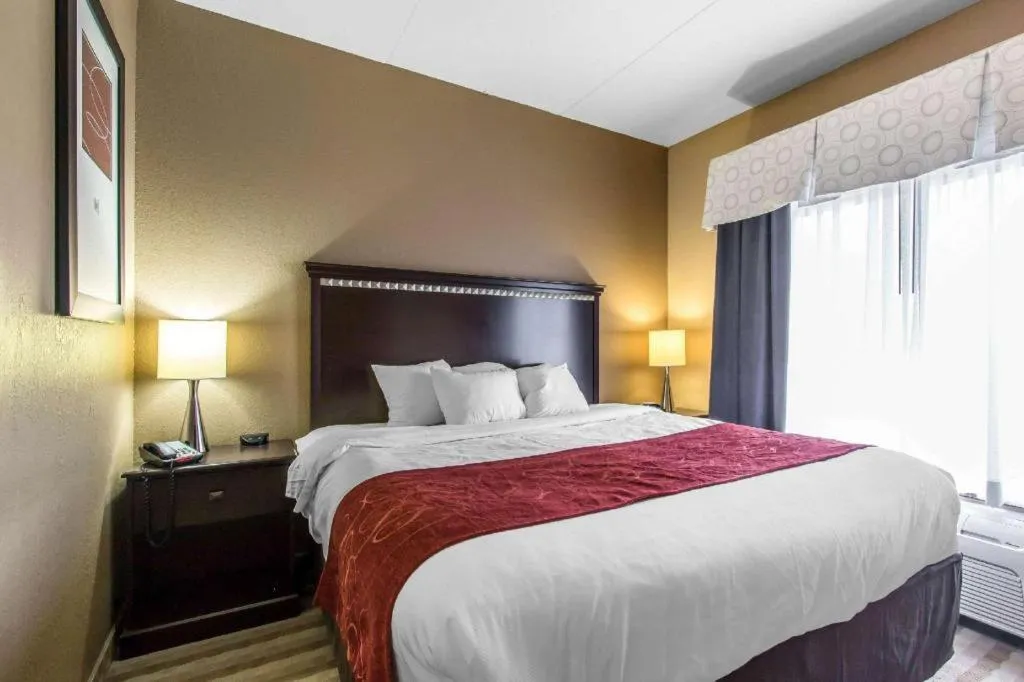 Bed in Comfort Suites
