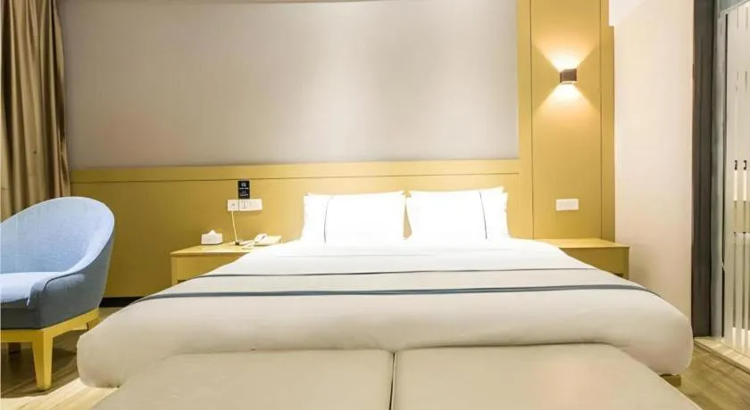 Bed in City Comfort Inn Liuzhou Liunan Wanda Plaza