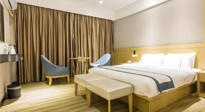 Bed in City Comfort Inn Liuzhou Liunan Wanda Plaza