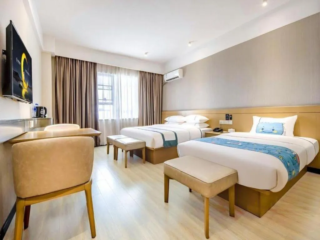 Bed in City Comfort Inn Liuzhou Liunan Wanda Plaza