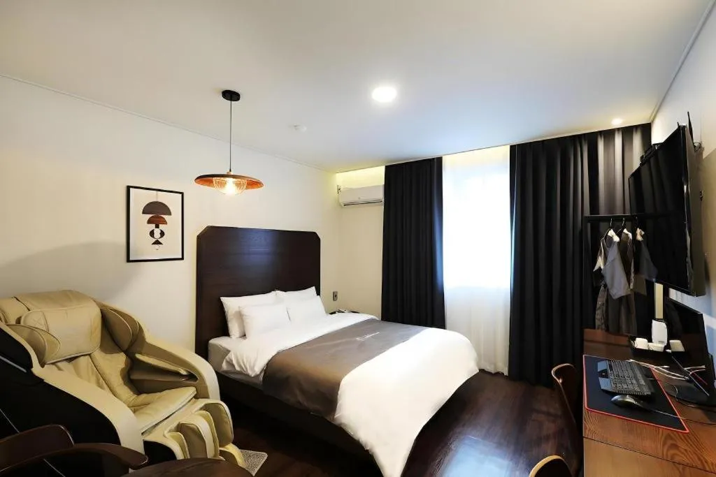 Bed in Hotel Urban Brown