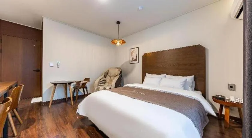 Bed in Hotel Urban Brown