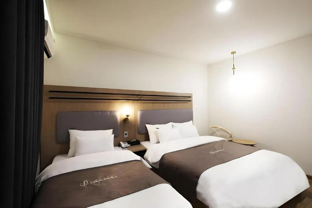 Bed in Hotel Urban Brown