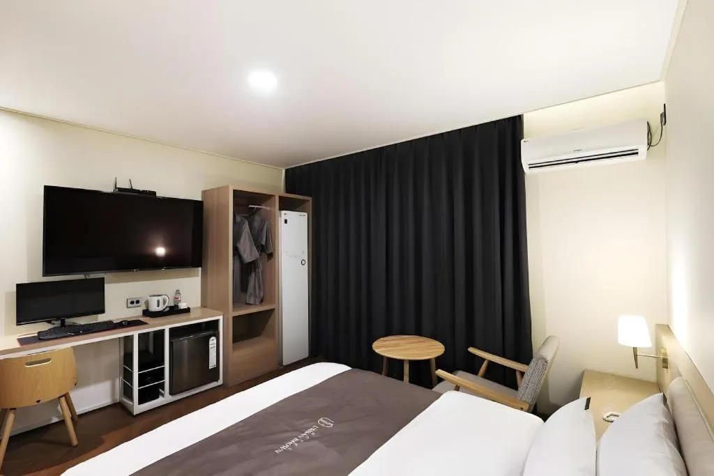 Bed in Hotel Urban Brown