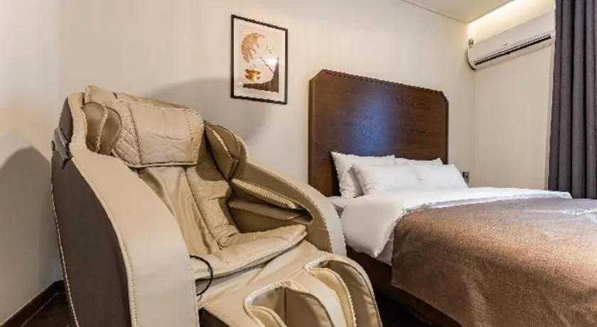 Bed in Hotel Urban Brown