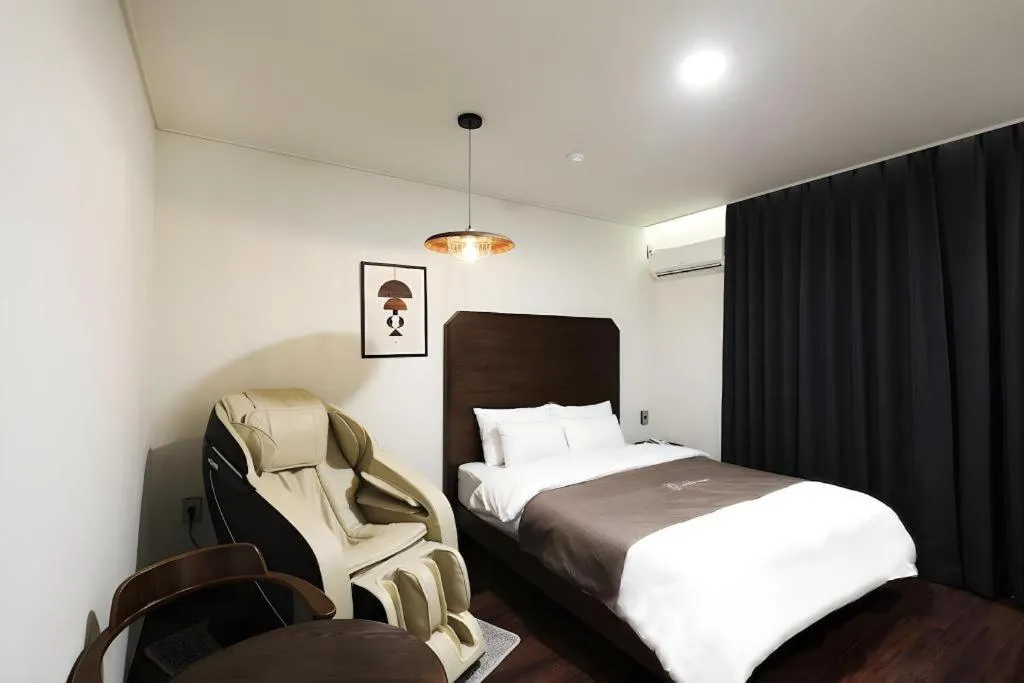 Bed in Hotel Urban Brown