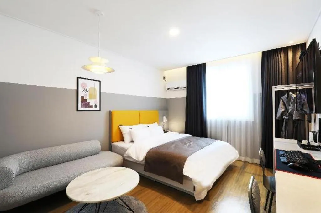 Bed in Hotel Urban Brown