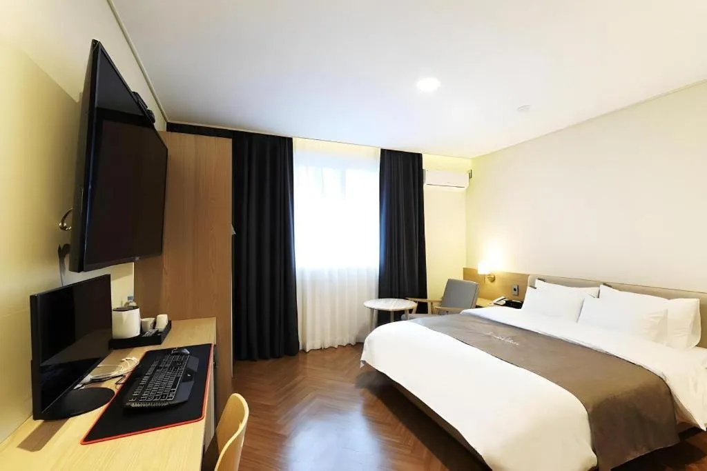 Bed in Hotel Urban Brown