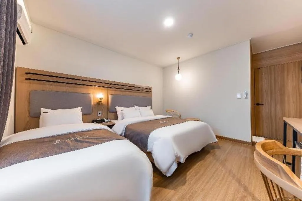 Bed in Hotel Urban Brown