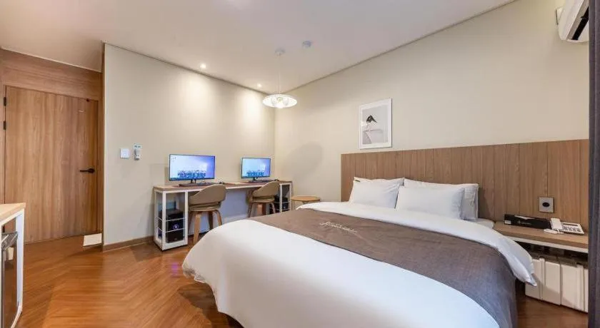 Bed in Hotel Urban Brown