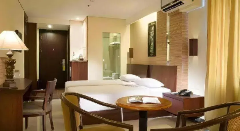 Bed in Losari Roxy Hotel Jakarta Bed in Losari Roxy Hotel Jakarta