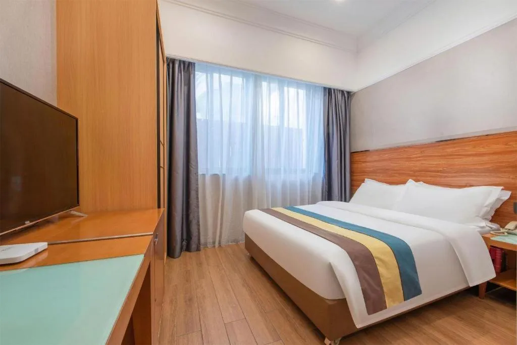 Bed in Carrianna Hotel