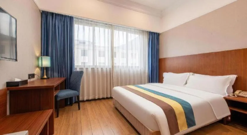 Bed in Carrianna Hotel