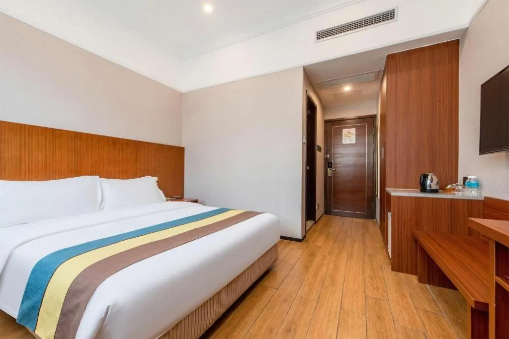 Bed in Carrianna Hotel