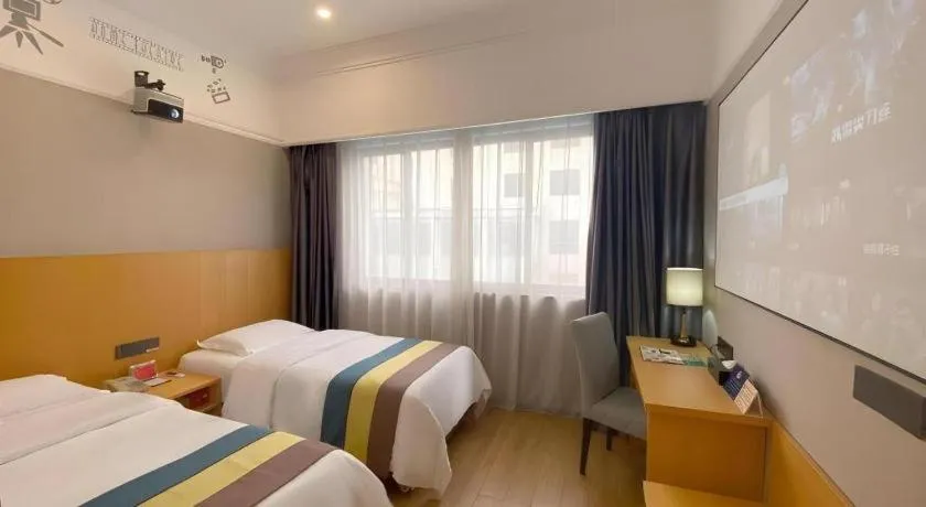 Bed in Carrianna Hotel