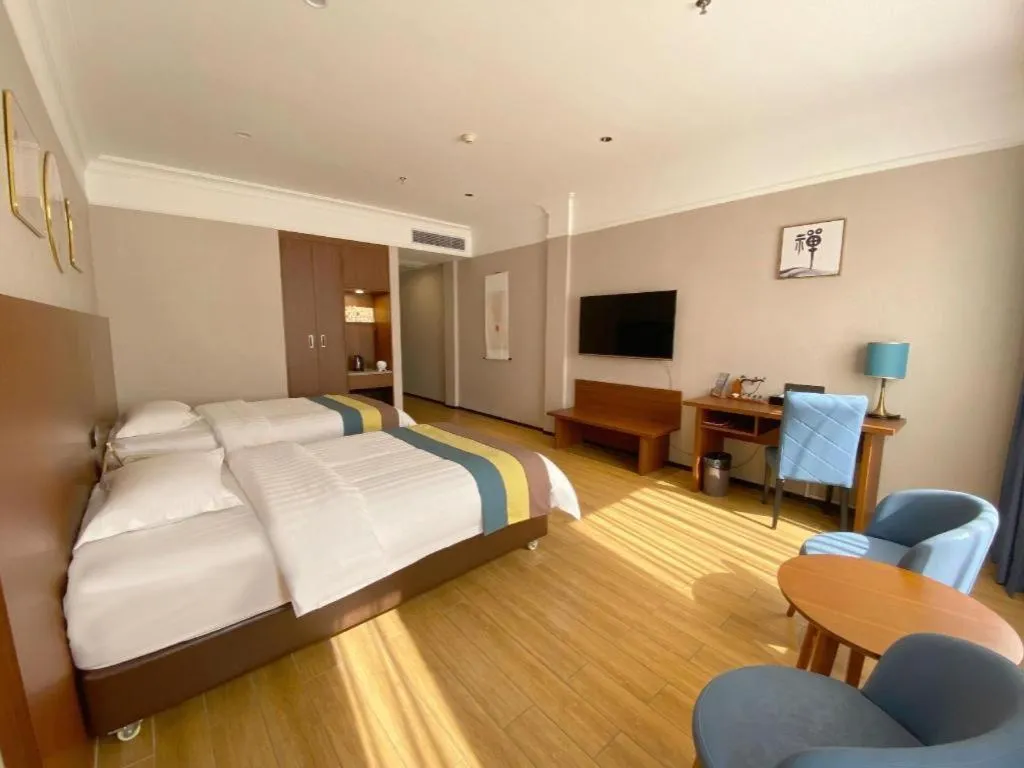 Bed in Carrianna Hotel