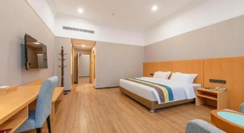 Bed in Carrianna Hotel