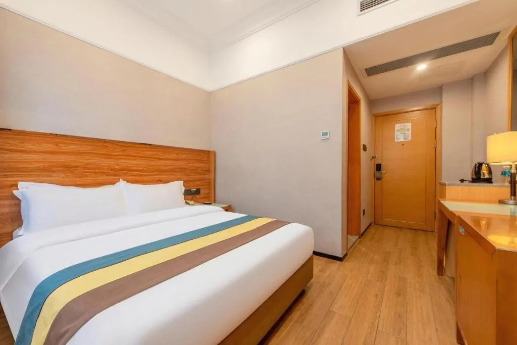 Bed in Carrianna Hotel