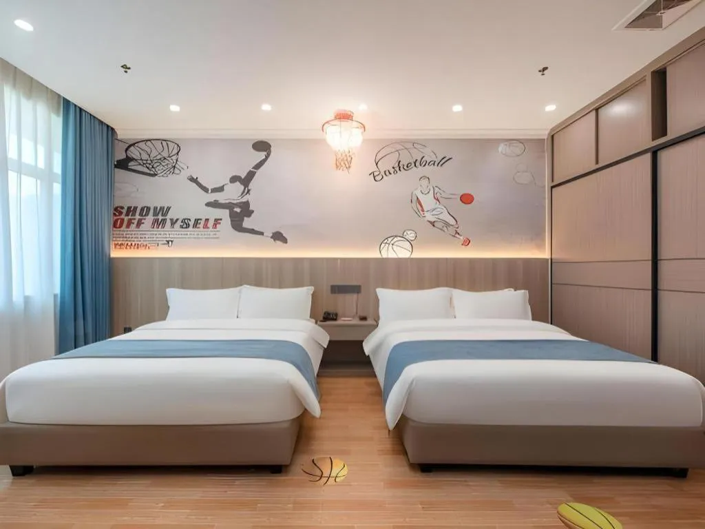 Bed in Carrianna Hotel