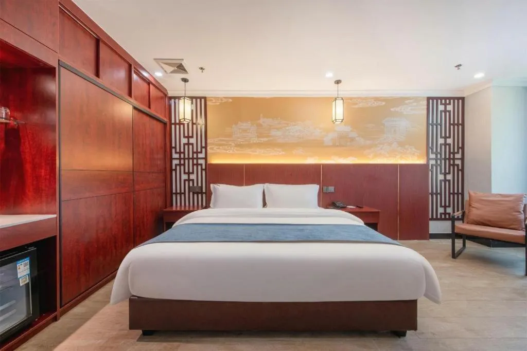 Bed in Carrianna Hotel