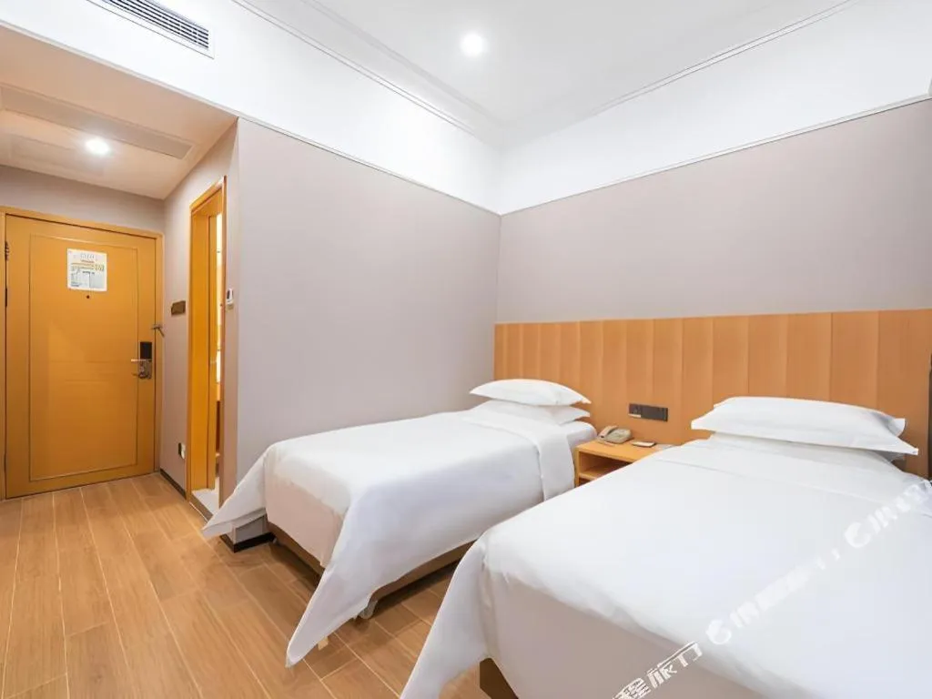 Bed in Carrianna Hotel