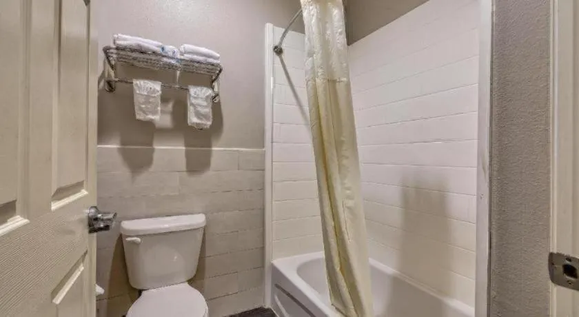 Americas Best Value Inn and Suites IAH Airport North