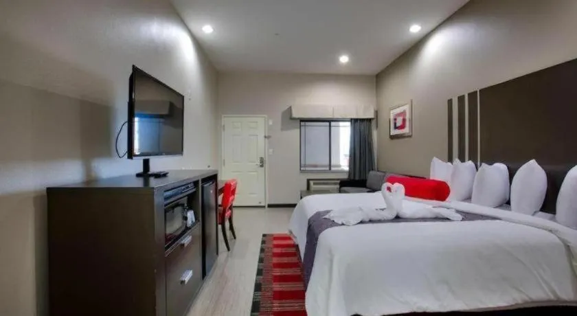 Bed in Americas Best Value Inn and Suites IAH Airport North