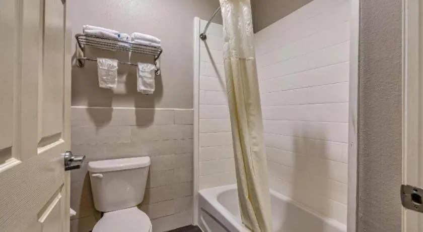 Americas Best Value Inn and Suites IAH Airport North