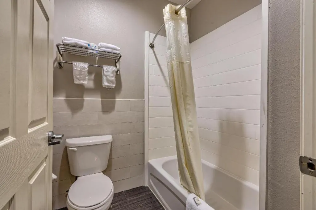 Americas Best Value Inn and Suites IAH Airport North