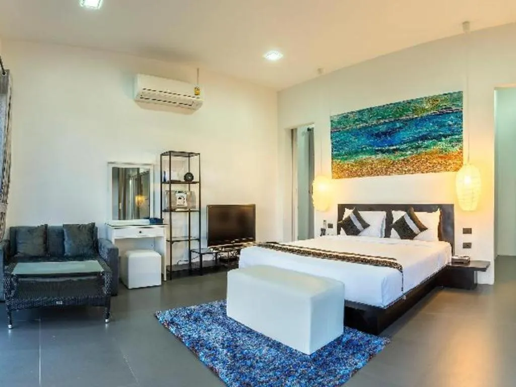 Bed in Lucerne Villa Resort