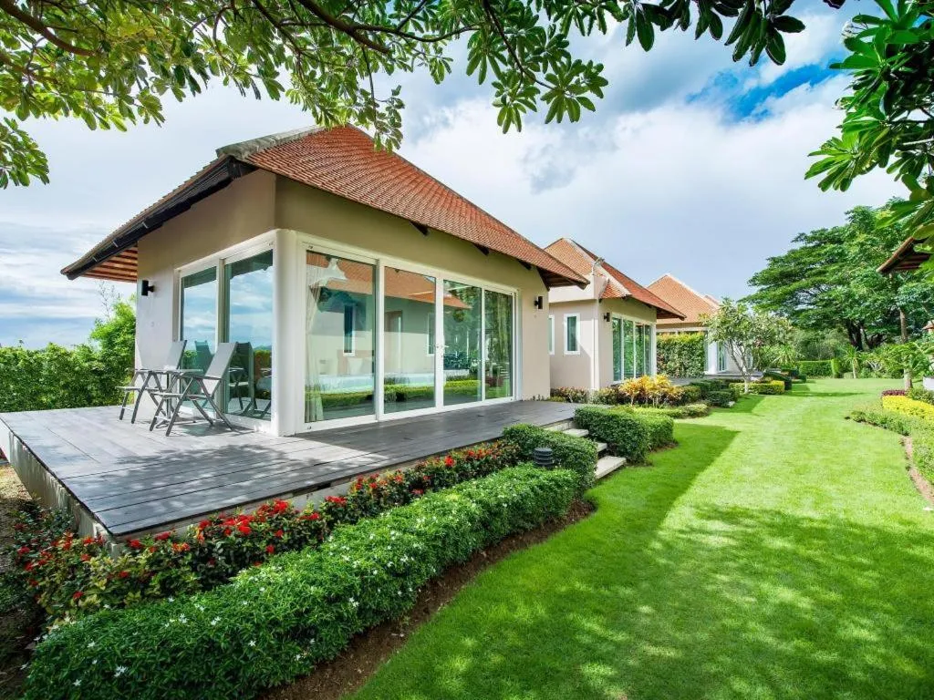 Lucerne Villa Resort