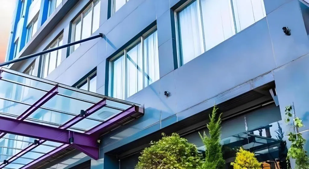 G Suites Hotel By AMITHYA