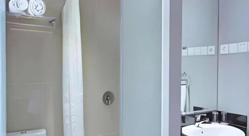 G Suites Hotel By AMITHYA