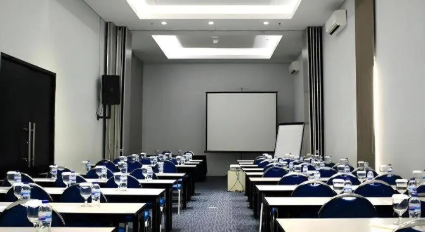 G Suites Hotel By AMITHYA