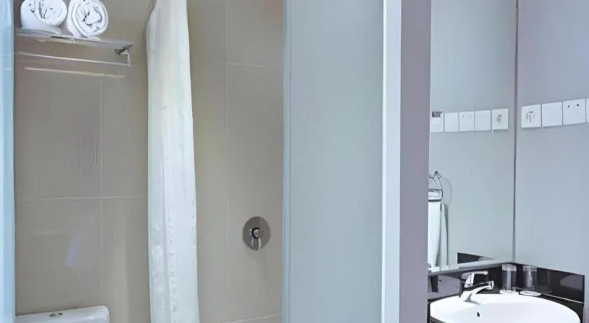 G Suites Hotel By AMITHYA