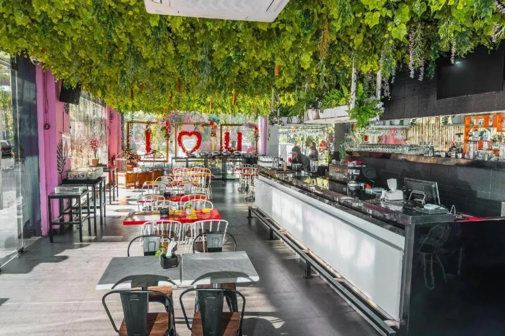 G Suites Hotel By AMITHYA