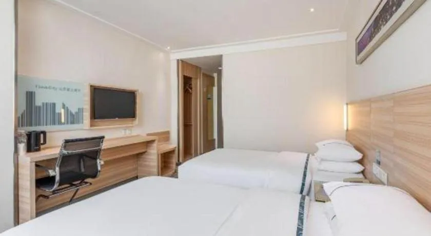 Bed in City Comfort Inn Xiangyang Railway Station