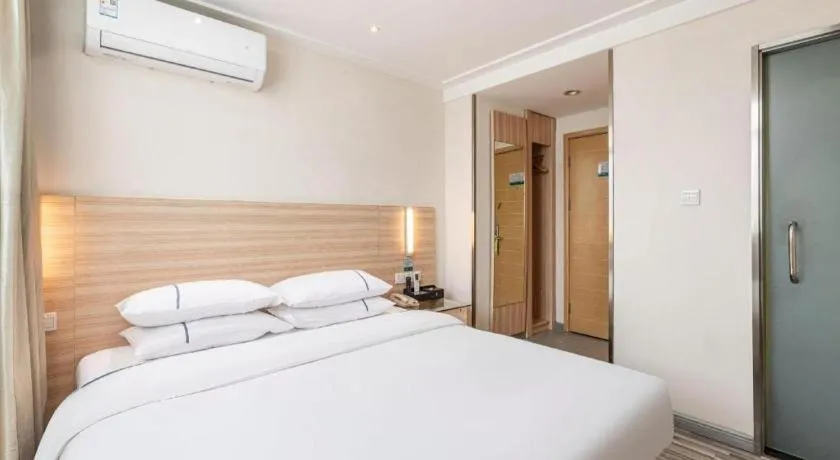 Bed in City Comfort Inn Xiangyang Railway Station