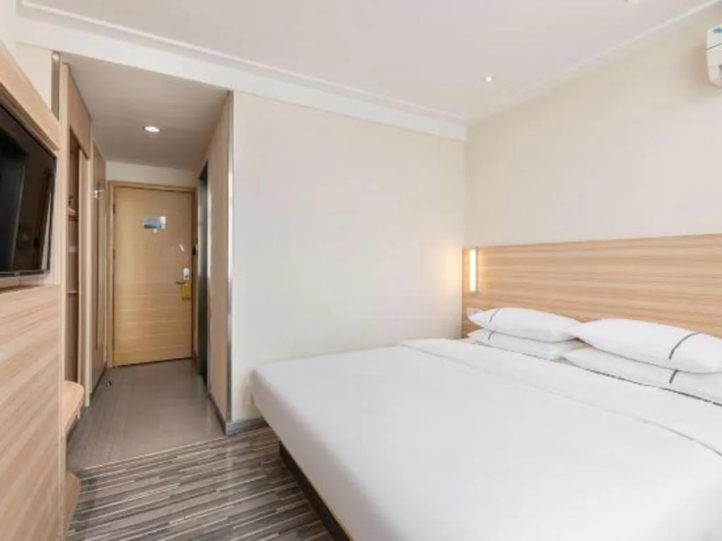 Bed in City Comfort Inn Xiangyang Railway Station