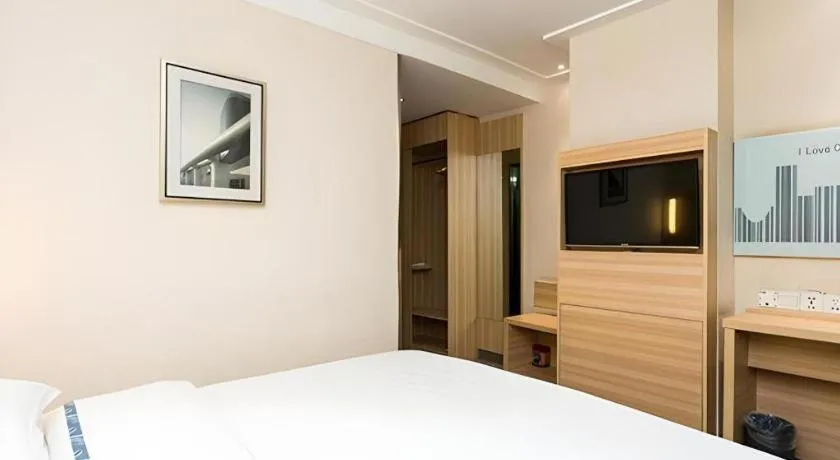 Bed in City Comfort Inn Xiangyang Railway Station