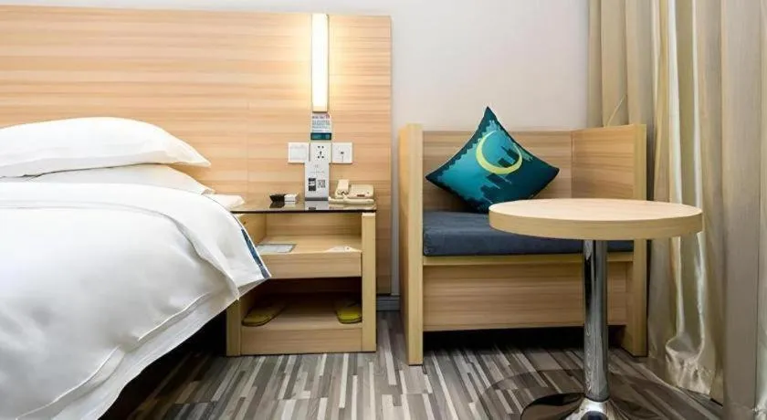 Bed in City Comfort Inn Xiangyang Railway Station