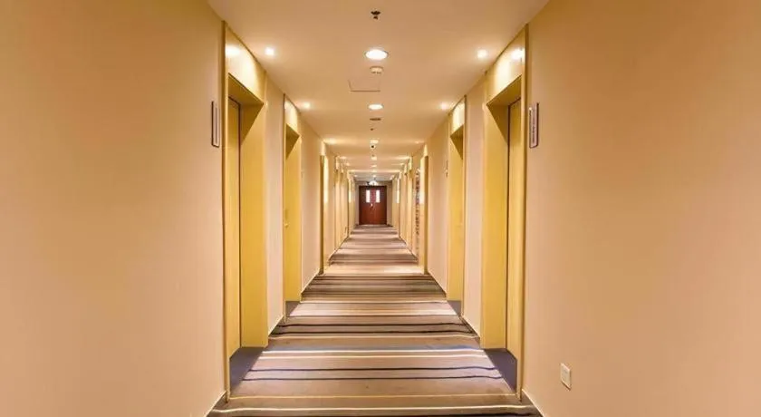 City Comfort Inn Xiangyang Railway Station