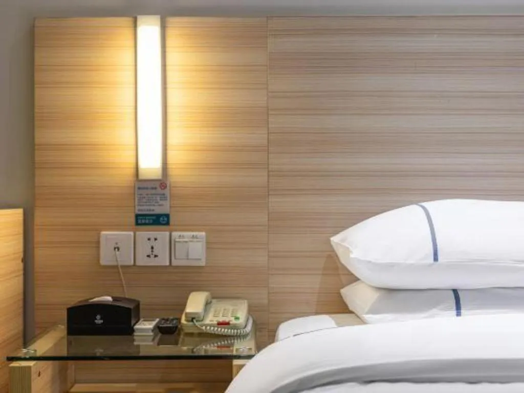 Bed in City Comfort Inn Xiangyang Railway Station