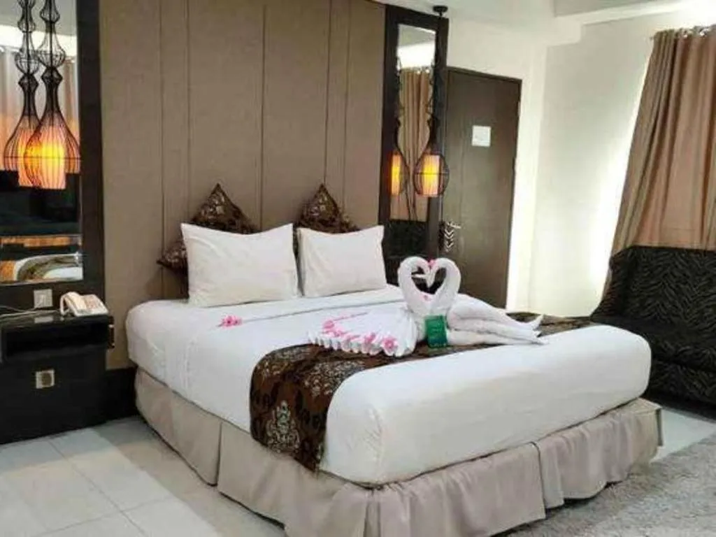 Bed in HW Hotel Padang