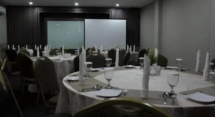 HW Hotel Padang HW Hotel Padang