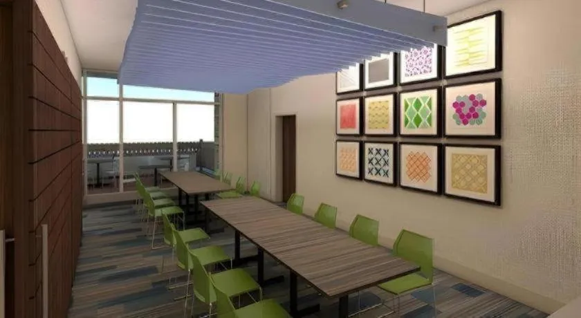 Holiday Inn Express and Suites Hannibal-Medical Center By IHG