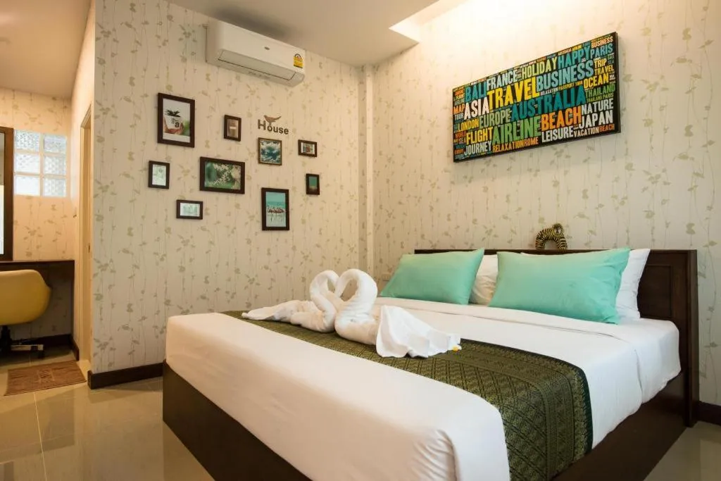 Bed in Sunday J Resort & Restaurant