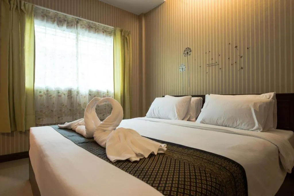 Bed in Sunday J Resort & Restaurant